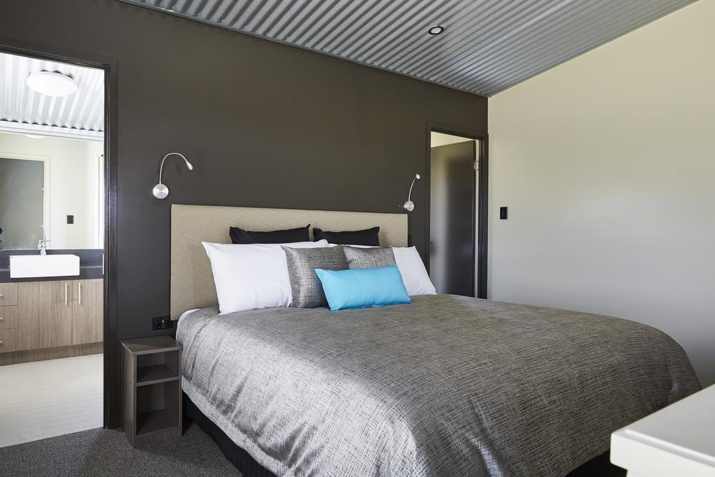 Ridgemill Estate Aparthotel Станторп Екстериор снимка